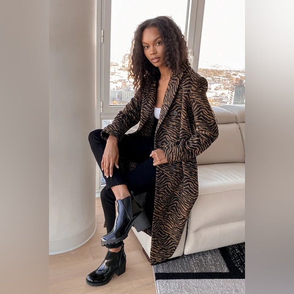 Lulus Keep Things Chic Animal Print Coat - Picture 2 of 6